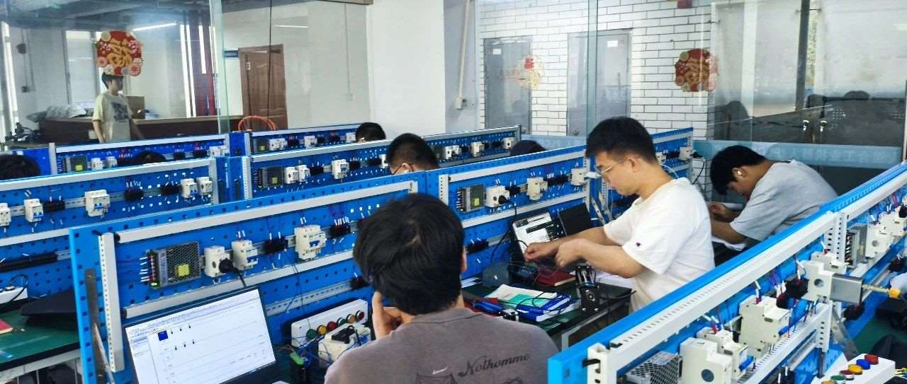 三菱FX5U与西门子S7-1200 PLC通信：跨品牌协作实操指南